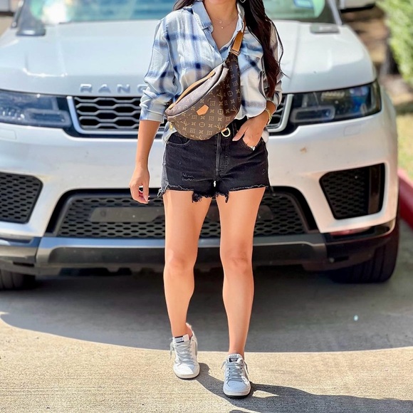 🔥FLASH SALE🔥NWT Monogram Bumbag -Belt Bag Fanny pack - Picture 4 of 4